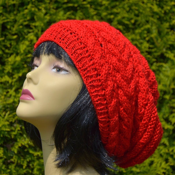 Gestrickte Longbeanie im Zopfmuster - rot