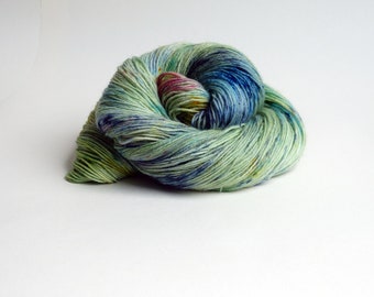Hand-dyed sock yarn "Maypole" 100g, 4-ply, mulesing-free -1438 dyed sock yarn with speckles