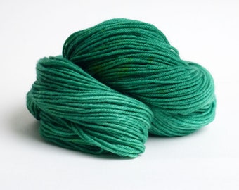 Handgefärbte Sockenwolle "Grün" 53232-3 Mini Strang 50 g  4fach Merino High Twist Garn, Atelier Zitron