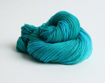 Filato per calzini tinto a mano "Bottle Green" 1437-1438 Mini Skein 50 g 4ply Merino High Twist Yarn, Atelier Zitron