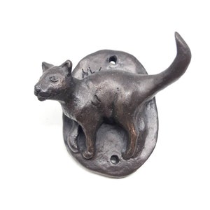 Katze Wandhaken, Bronzeguss Bild 1