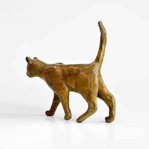 Katze geht, Bronzeskulptur z.Zeit nur in einer dunkleren Patinierung vorhanden Bild 1