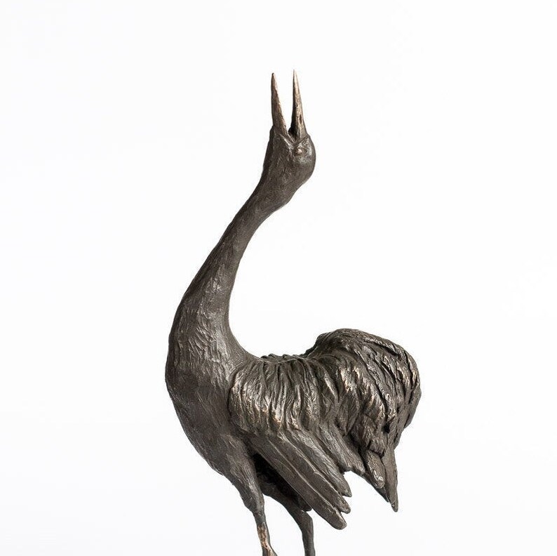 Courting crane, bronze sculpture image 2