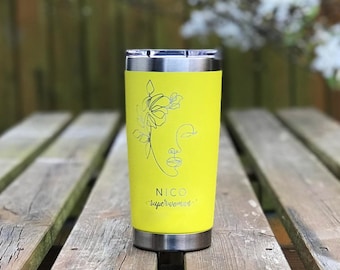 Lasergegraveerde reismok | Gepersonaliseerd met naam, logo en foto | Beker van 20 oz | Geïsoleerde warme koffiemok met magnetisch deksel
