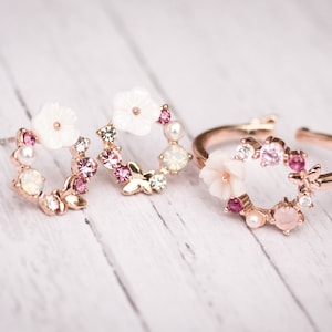 Set of earrings and ring Flower