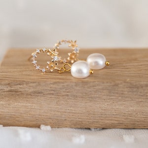 Stud earrings flowers, pearls, pearl earrings, stud earrings for wedding, playful earrings image 2