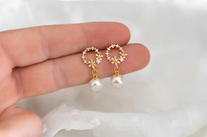 Stud earrings flowers, pearls, pearl earrings, stud earrings for wedding, playful earrings image 1