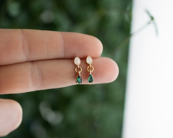 Earrings emerald green mini