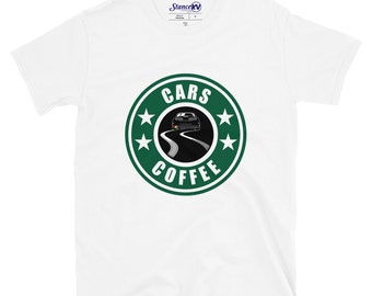 Voitures et chemise de café