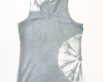 Camiseta sin mangas Shibori, ajuste delgado para damas, tamaño pequeño, gris teñido anudado - festival, top de yoga racerback, algodón suave y elástico, regalo para mujeres