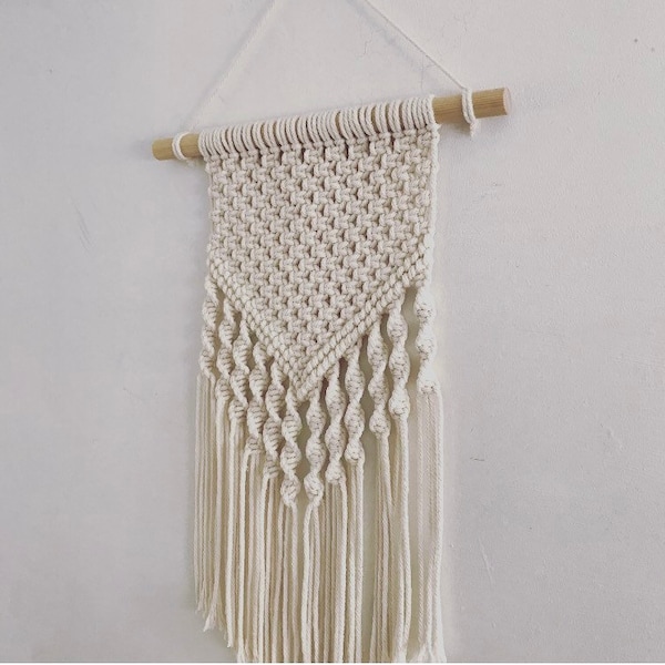 Macrame Medium wall hanging UK/ macrame / medium macrame /