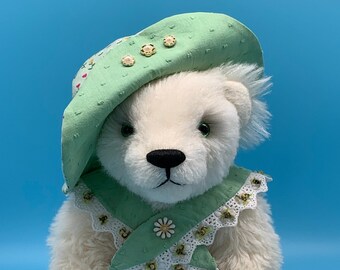 Ręcznie szyty miś z alpaki: przedmiot kolekcjonerski Daisy