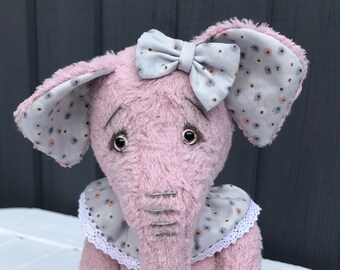 Lillibet: Ręcznie robiona lalka artystyczna z różowej wiskozy w kształcie słonia