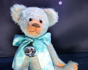 Ręcznie szyty turkusowy miś z moheru: kolekcjonerska pamiątka