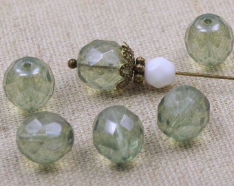 6 Bohemian glass beads 10 mm LIGHT PERIDOT