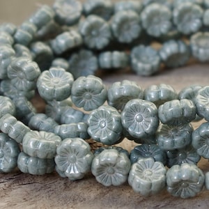 10 Bohemian glass flowers 8 mm flowers - mud, green, grey, dove blue - Hawaii flowers - hibiscus