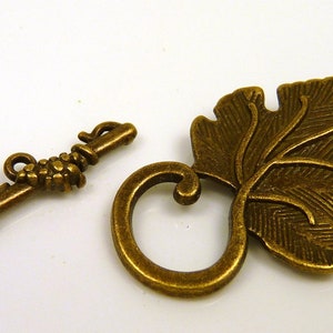 5 large vintage toggle clasps, bronze BLATT, vine leaf, foliage