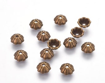 30 Mini Perlenkappen Hütchen 6x2,5mm Bronze