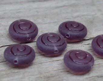 6 böhmische Glasperlen SCHNECKE - amethyst matt - Spirale Button Linse - 13mm - aubergine