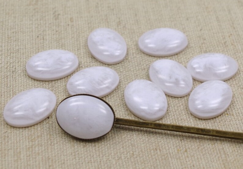 10 Cabochons-18 x 13 mm white marbled-White image 2