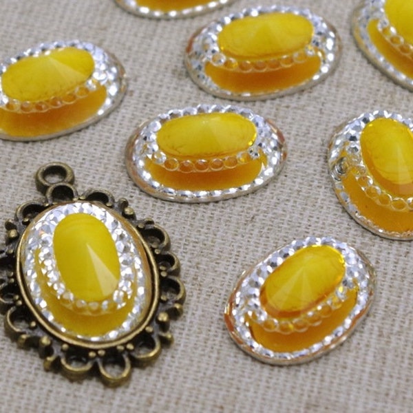 10 VINTAGE Cabochons 18x13mm - gelb klar - oval