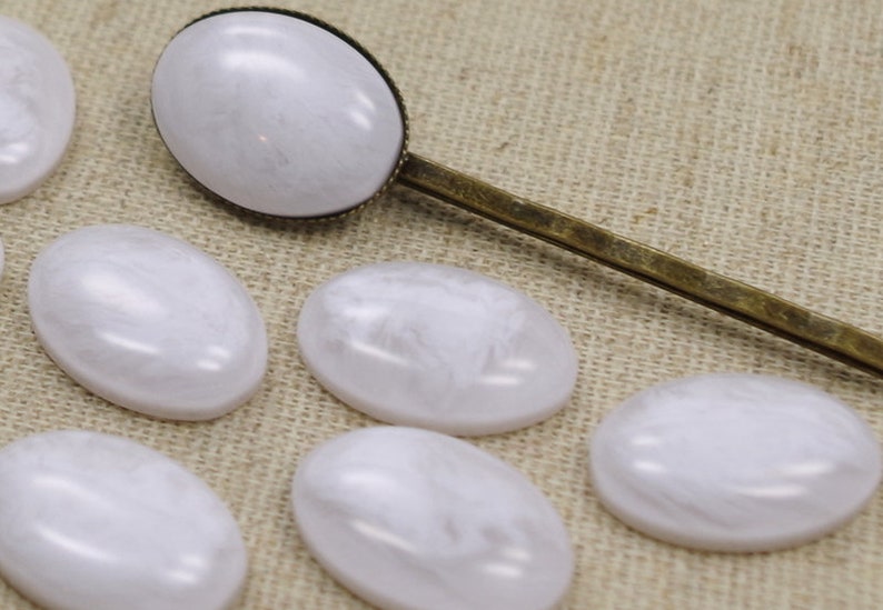 10 Cabochons-18 x 13 mm white marbled-White image 3