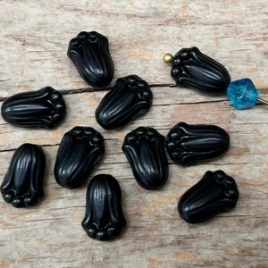 10 böhmische Glasblumen 12x8mm Tulpen schwarz opak - Glasperlen, Blumen, Blüten