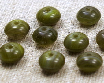 10 böhm. Glasperlen 8x5mm RONDELLE oliv grün
