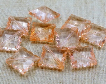 10 Acrylperlen, light peach - 16x16x5mm Rhombus