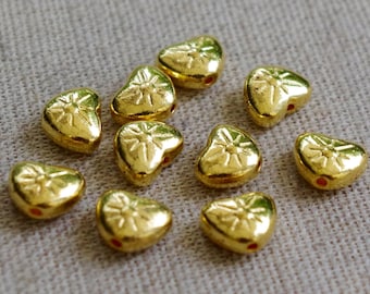 10 Heart Beads-3d-gold-vintage-8 x 7 mm