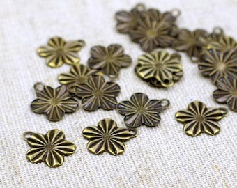 20 Anhänger Blümchen BRONZE Blumen 13x12mm