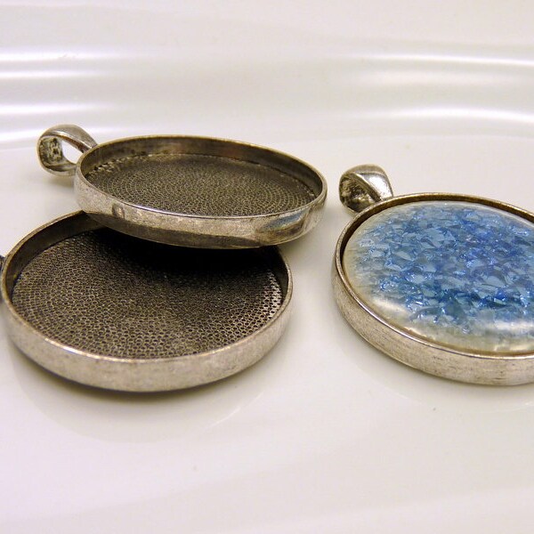3 Cabochon Pendants 30/31 mm Antique SILVER Settings