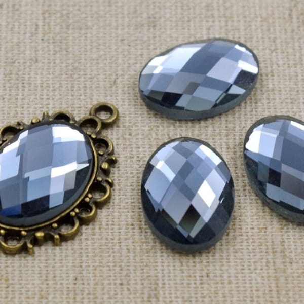 4 glass cabochons 18 x 13 mm - oval GREY faceted