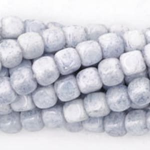 1 Strang böhmische Glasperlen, 4mm WÜRFEL hellblau