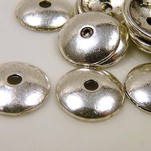 20 schlichte Perlenkappen Silber 10mm Halblinsen antiksilber Bild 2