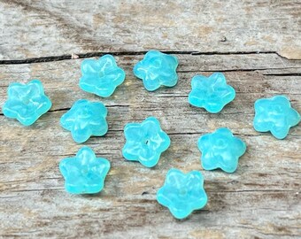 20 Bohemian glass flowers - 7 mm - flowers opal - light blue turquoise - glass flowers - flowers - glass bead caps