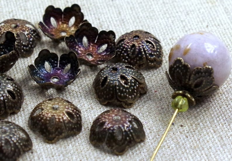 50 große Perlenkappen 13,5mm BRONZE Blüten Blätter Bild 1