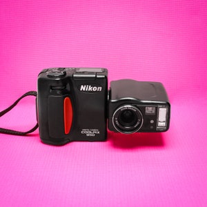 Retro Cool Nikon Coolpix 950 Early Digital Point-N-Shoot Fotocamera con tracolla + custodia