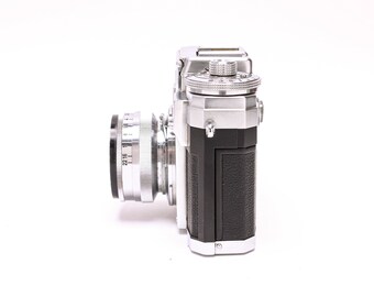 50 mm F2 ゾナーレンズを搭載したツァイス コンタックス IIIa カラー