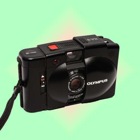 フィルムカメラ OLYMPUS XA2 ZUIKO F3.5 35mm A11 002 フィルムカメラ OLYMPUS XA2 ZUIKO F3.5 35mm A11 002 OLYMPUS XA