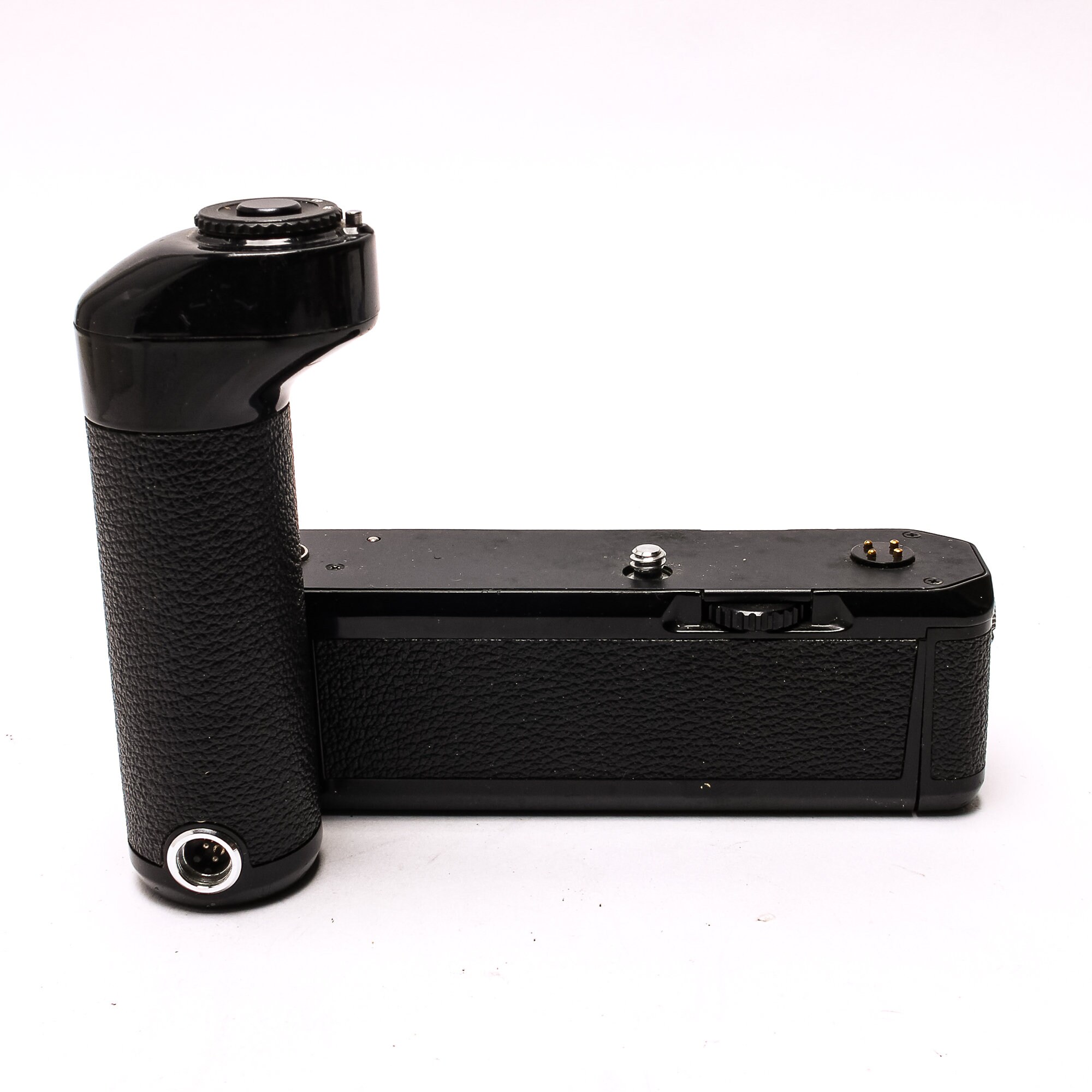 Nikon MD-12 モータードライブは、Fm、FE、Fm2、Fe2、Fm3a、FA 用の