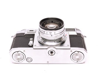50 mm F2 ゾナーレンズを搭載したツァイス コンタックス IIIa カラー