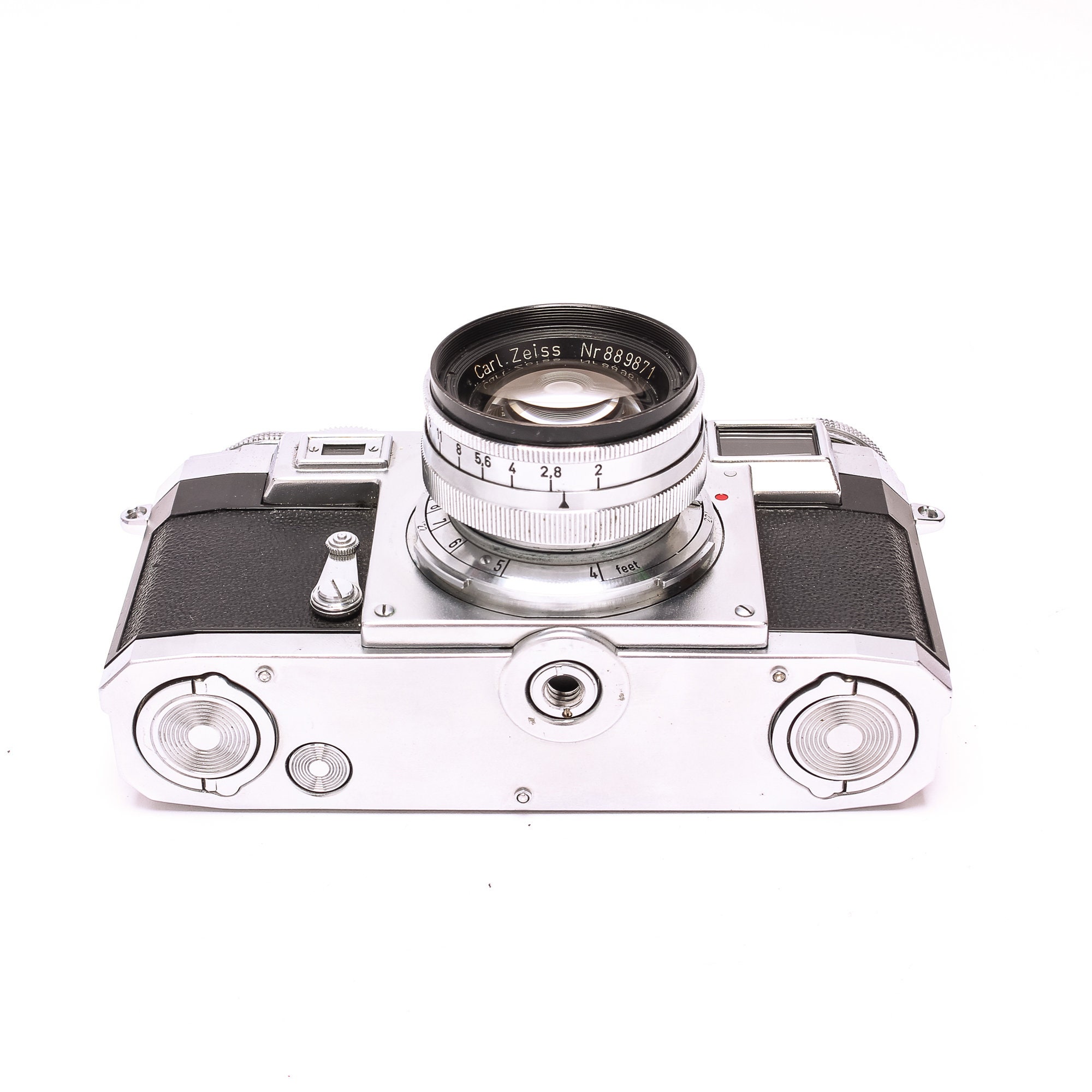 50 mm F2 ゾナーレンズを搭載したツァイス コンタックス IIIa カラー