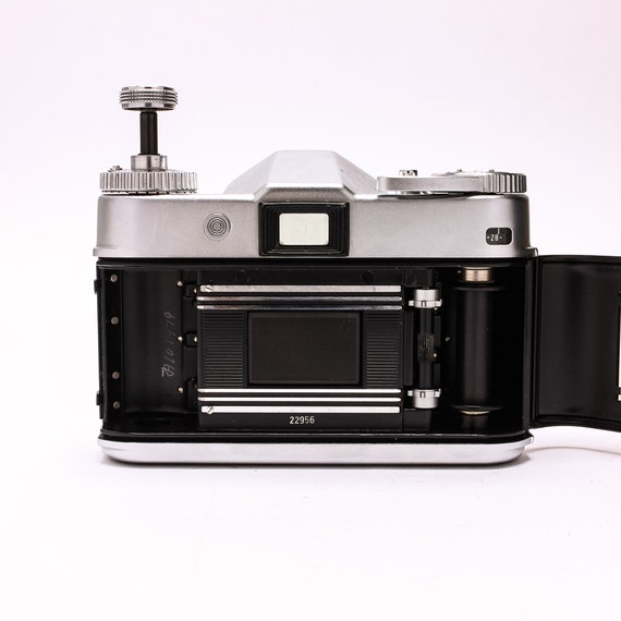 Voigtlander Bessamatic 35mm SLR Camera + Color-skopar X 50mm Voigtlander Bessamatic 35mm SLR Camera + Color-skopar X 50mm