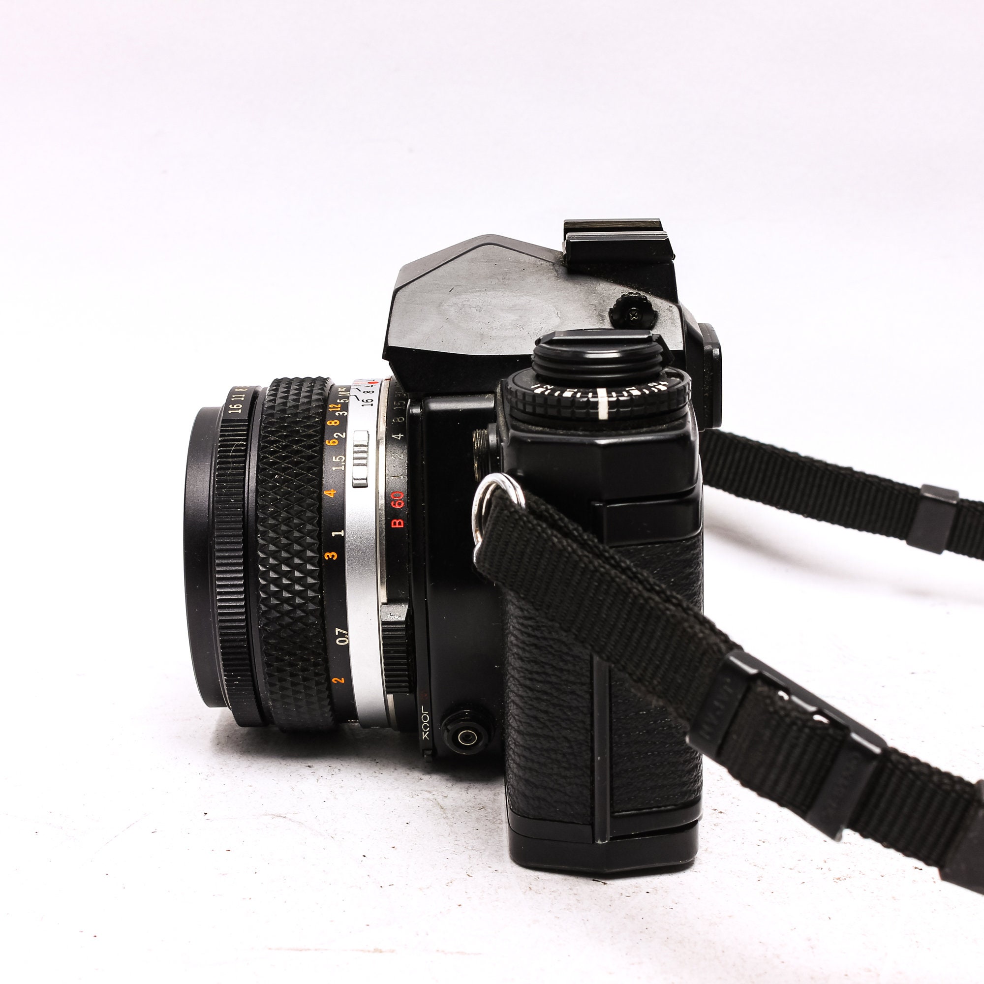 Olympus OM-4 + 50mm F1.8 Zuiko Lens, Amazing Metering System Olympus OM-4 + 50mm F1.8 Zuiko Lens, Amazing Metering System