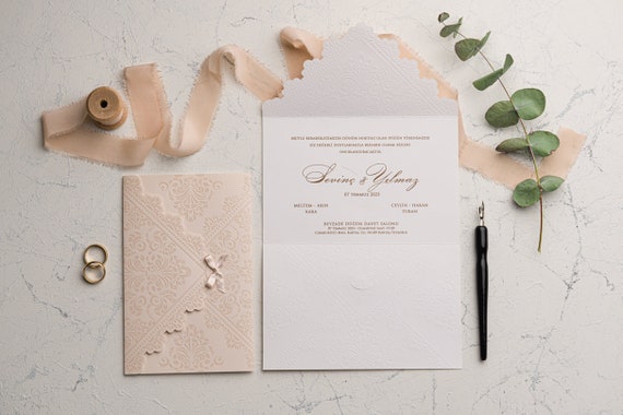 Lindsey Austin Gatefold Wedding Invitations — Anthology Print, Gatefold  Invitation Printing