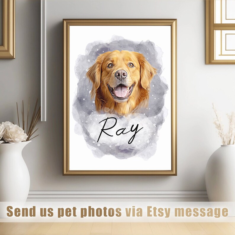 Może przedstawiać: Aquarela przedstawiająca psa rasy golden retriever z imieniem "Ray" napisanym kursywą pod głową psa. Pies patrzy bezpośrednio na widza z radosnym wyrazem twarzy.