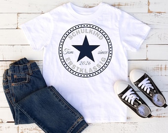 T-Shirt Schulkind 2026 mit Namen  / Einschulungsshirt / Erster Schultag / T-Shirt Erster Schultag