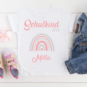 T-Shirt zur Einschulung Schulkind 2026 mit Namen Regenbogen / Schulkind T-Shirt / Erster Schultag / T-Shirt Erster Schultag rosa-grau