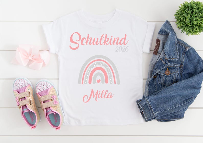 T-Shirt zur Einschulung Schulkind 2026 mit Namen Regenbogen / Schulkind T-Shirt / Erster Schultag / T-Shirt Erster Schultag rosa-grau